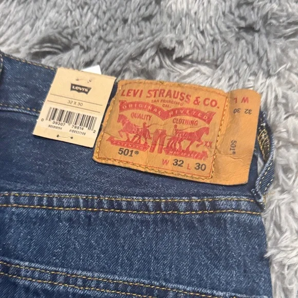 Levi's Men's Straight Jeans in Deep Blue - Picture 4 of 6